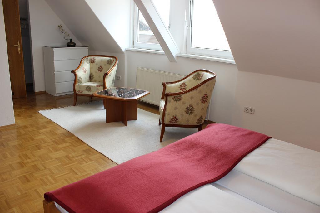 Ferienwohnung Und Gaestezimmer Korb Krumpendorf Oda fotoğraf