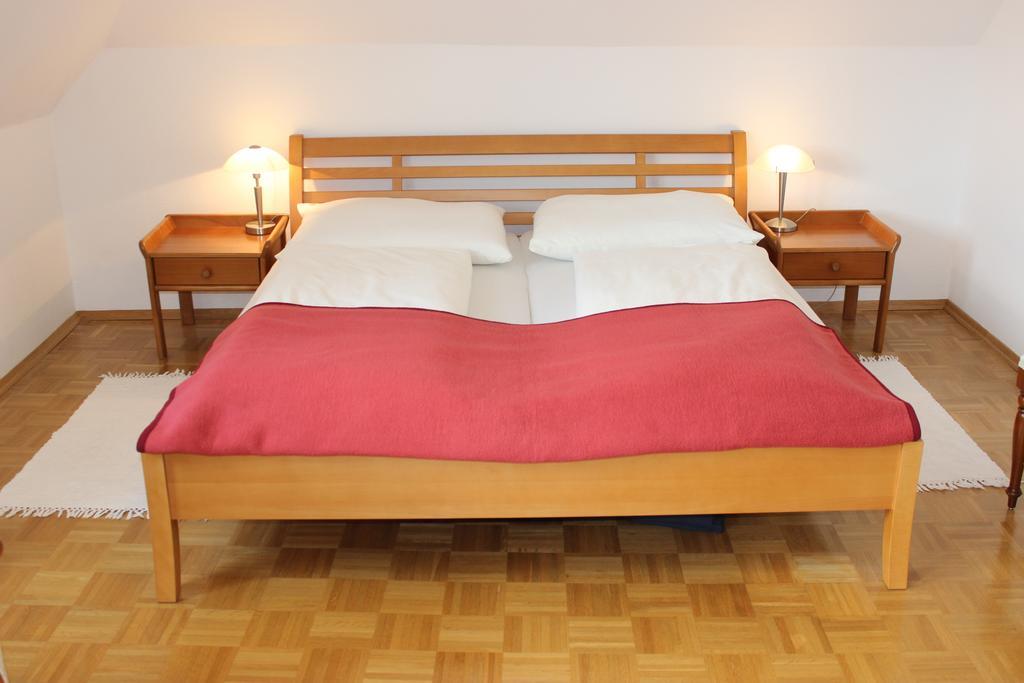 Ferienwohnung Und Gaestezimmer Korb Krumpendorf Oda fotoğraf